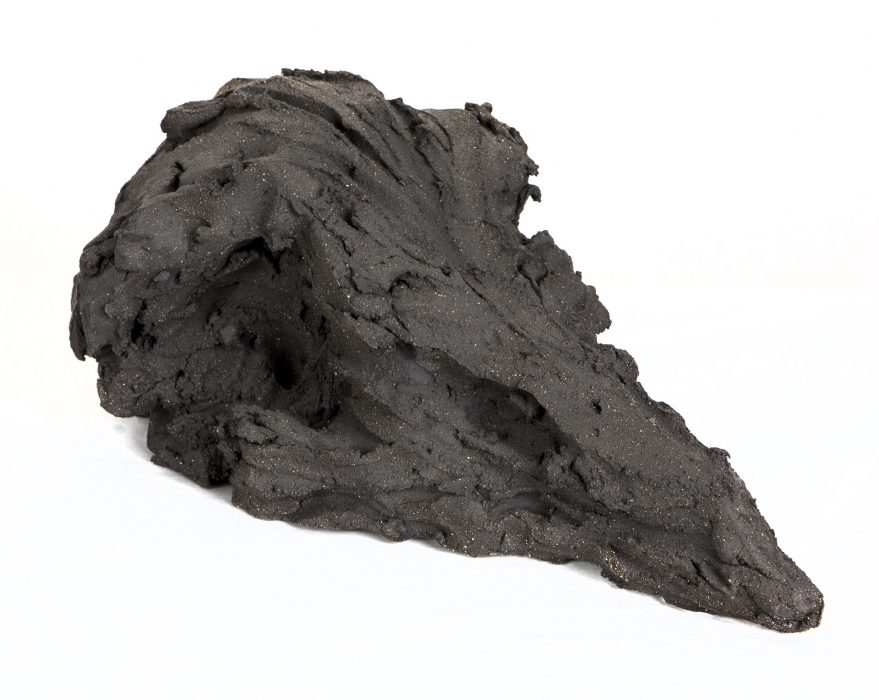 Vogel, 30 x 15 x 14 cm. schwarzer, gebrannter Ton